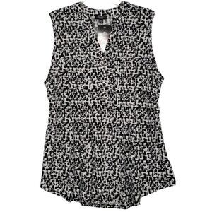 Cocomo Women's Plus Size 1X Black White Geo Print Studded Pintuck Sleeveless Top